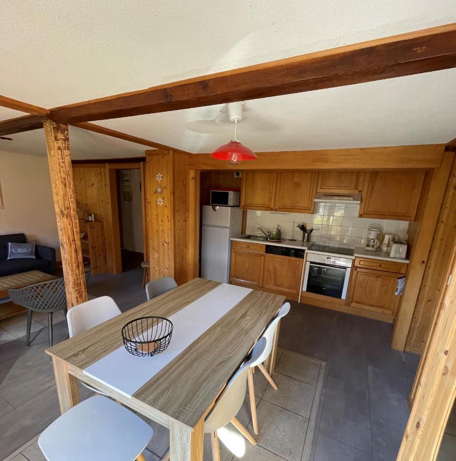 "Chalet Les Aravis" Chalet Et Appartements ル・グラン・ボルナン エクステリア 写真