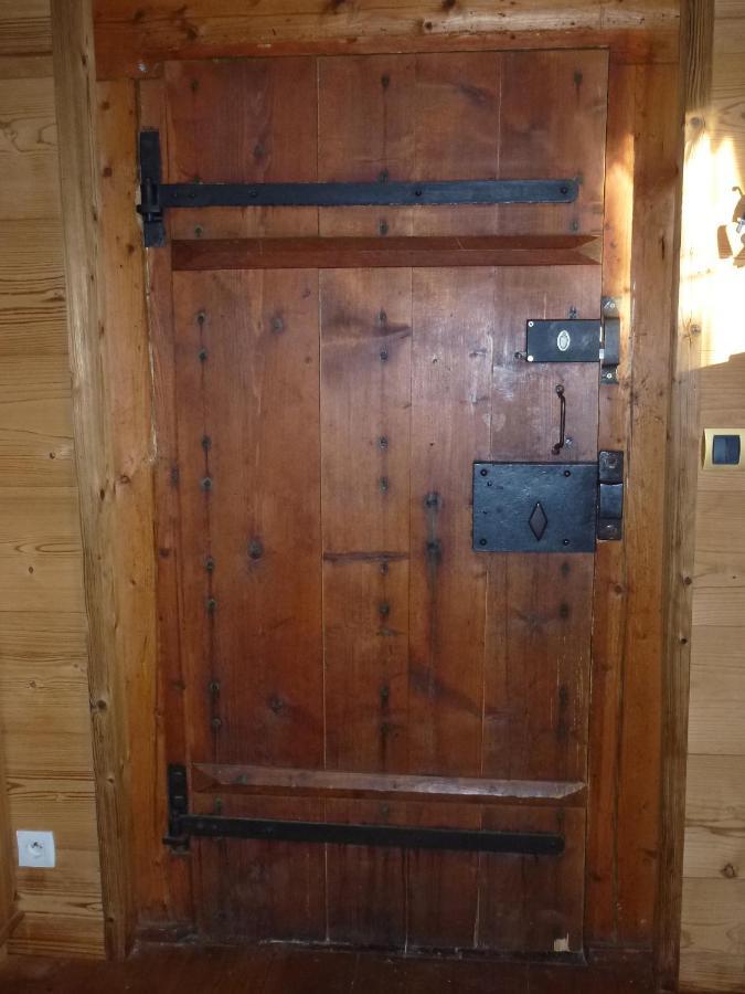 "Chalet Les Aravis" Chalet Et Appartements ル・グラン・ボルナン エクステリア 写真